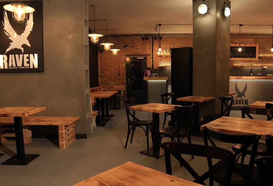 Raven Pub Bolevec